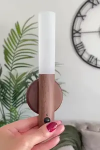 Elegantna magnetna svetiljka s ugrađenim senzorom